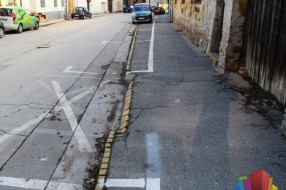 Parking deo pešačke staze