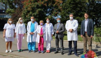 Predstavnici grada uručili poklone i vaučere majkama beba rođenih na Dan grada