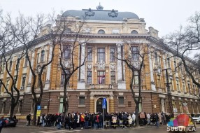 Oko podneva planirana blokada ulica kod kružnog toka pored Gimnazije