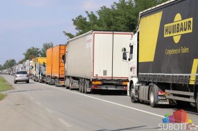 Kilometarske gužve na Kelebiji