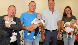 Predsednik Skupštine grada posetio trojke porodice Majoroš