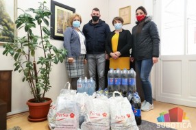 Kompanija "PerSu" donirala pakete zaposlenima u Kovid ambulantama