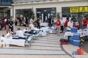 Uspešna akcija prikupljanja krvi, dragocenu tečnost doniralo 82 Subotičana