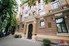 „Knjige, braćo, knjige“: Humanitarni sajam u Subotici za NURDOR