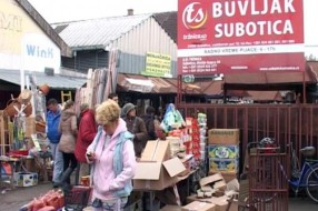 Mušterije iz Mađarske opsedaju subotički buvljak