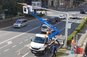 Počela montaža saobraćajnih kamera na delu puta ulice Maksima Gorkog