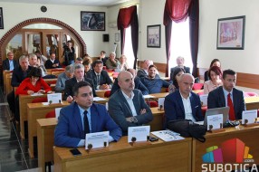 Smanjenje poreza i doprinosa i brže rešavanje stečaja najvažniji zahtevi privrednika