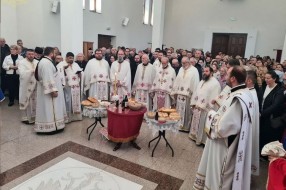 Proslavljena slava hrama Svetog Nektarija Eginskog na Prozivci