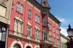 Lepe, ali skupe fasade u gradu