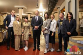 Grupa turista iz Rusije posetila Vinariju „Zvonko Bogdan“