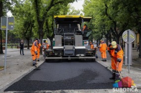 Nastavljena obnova saobraćajnica, do kraja godine urediće se i biciklistička staza u Aleksandrovu