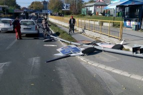 Srušio se stub javne rasvete na Segedinskom putu