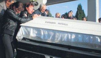 Subotica u panici: Milica sahranjena, od ubice ni traga!