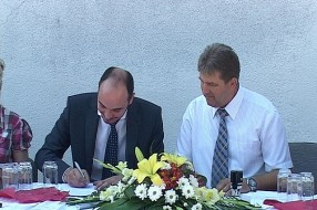 Potpisani ugovori za dva projekta u Hajdukovu