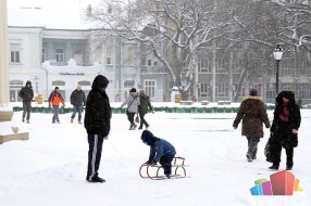 Najmlađim sugrađanima nedostaju sneg i zimske čarolije