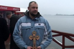 Plivanje za Časni krst na Paliću