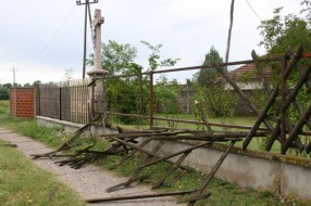 Ko nam uništava i prlja grad?