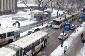 Autobus u kvaru i nepropisno parkirana vozila izazvali kolaps u Đure Đakovića