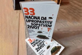 Satira koja otvara oči: Predstavljanje knjige „33 načina da upropastite sopstveni život“
