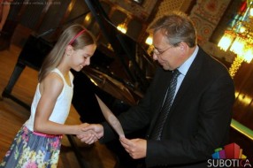 Pohvaljeni učenici sa republičkih takmičenja