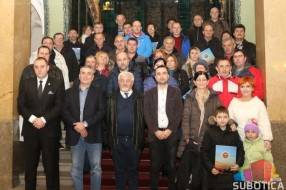 Izbegličke porodice dobile građevinski materijal