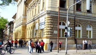 Stotine kamiona dnevno tutnji centrom