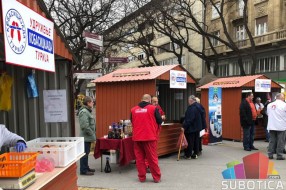 Predstavnici turijske „Kobasicijade“ uručili donaciju Crvenom krstu Subotica