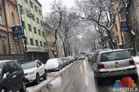 U Subotici palo 8 centimetara snega