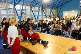 Učenici Medicinske škole održali javni čas pružanja prve pomoći