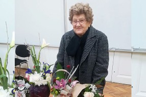 Nekadašnji učenici “Zmaja” na prelep način proslavili  90. rođendan svoje učiteljice Zore Tomašev