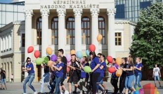 Maturanti zaplesali na Trgu slobode