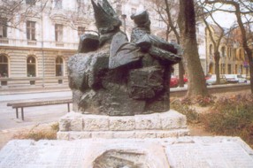Nebriga o spomeniku "Njihovoj vernosti"