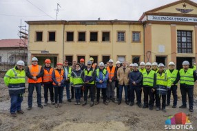 Vesić: Radovi na rekonstrukciji Železničke stanice u Subotici biće završeni do kraja februara