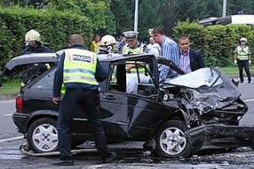 Stradala na prelazu, nakon sudara dva automobila