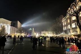 Novogodišnja noć protekla mirno, Subotičani slavili glasno i u dobrom raspoloženju