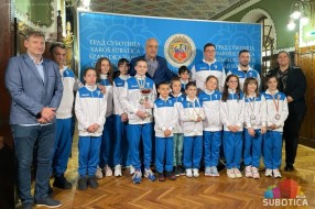 Karate: Takmičari "Spartak Enpi-ja" na prijemu kod gradonačelnika Bakića
