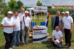 Funkcioneri i aktivisti SNS-a na "Danima sela" u Čantaviru