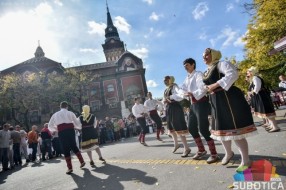 Folkloraši izveli performans "Mi smo kultura i nasleđe Srbije"