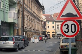 Postavljanje "ležećih policajaca" u skladu sa Zakonom