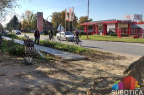 Radovi na rekonstrukciji trotoara do Industrijske zone