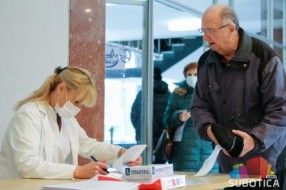 Počela revakcinacija građana "Sinofarm" vakcinom