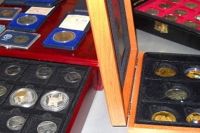 Sprečeno krijumčarenje poštanskih markica i starih novčića