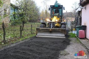 Slepi krak Lošinjske ulice nasut grebanim asfaltom