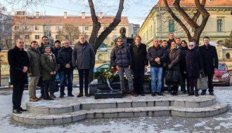 Polaganjem venaca na spomenik biskupa Antunovića počela manifestacija hrvatske zajednice