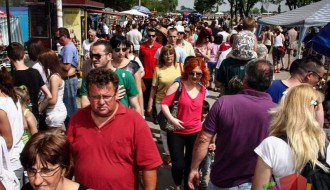 Prvi maj na Paliću uz tradicionalne gužve i vašarsku atmosferu