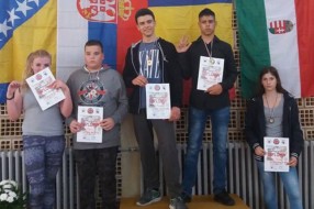 Četiri medalje kikboksera Spartaka na Kupu "Zlatna pesnica" u Odžacima