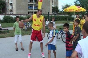 Novi sportski tereni na Prozivki i u MZ "Peščara"