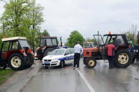 Poljoprivrednici odustali od blokade puteva