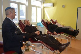 Predstavnici religijskih zajednica zajednički davali krv