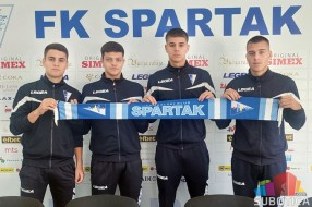 Fudbal: Četvorica omladinaca potpisala profesionalne ugovore sa Spartakom